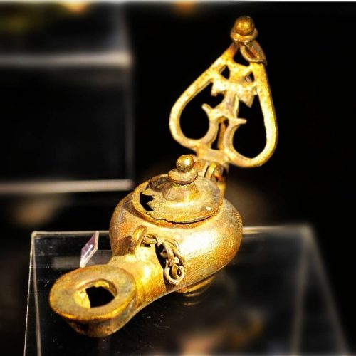 Бронзена светилка од Стоби