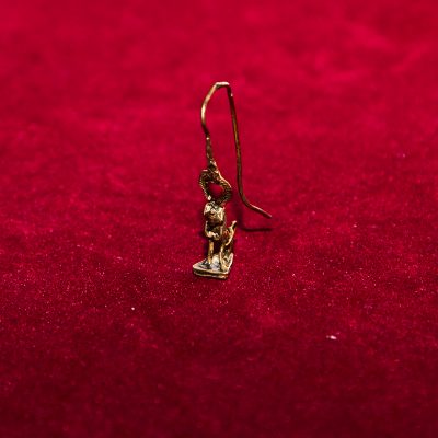 Златни обетки (Сфинга)